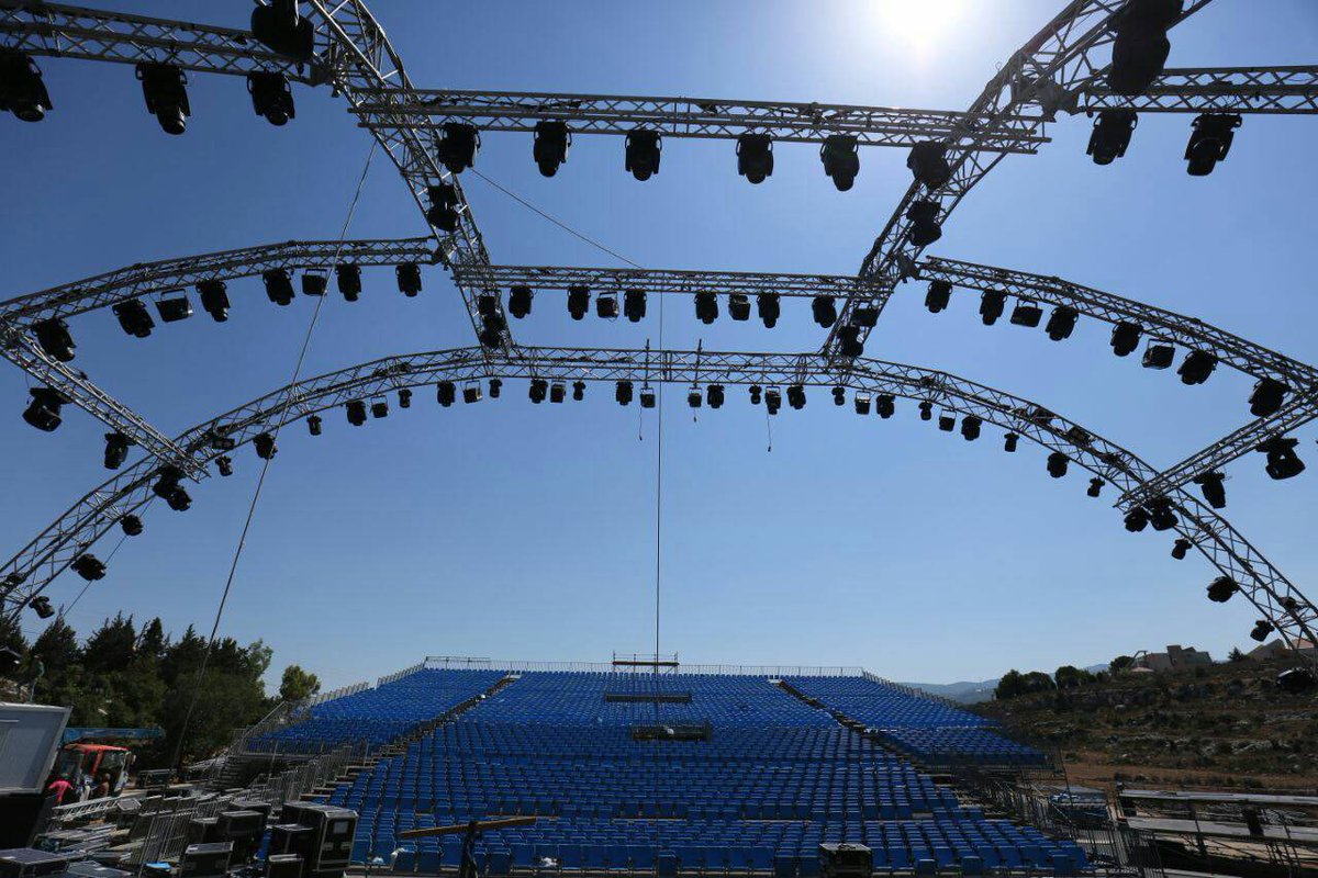 eddyghanem's tweet photo. The wait is over!#Surprise_Announcement @waelkfoury #concert @KobayatFestival will be #LIVE on @mtvlebanon @ 9:30PM #Aug_11 #U_Wont_Miss_It https://t.co/8SZsXD78ez