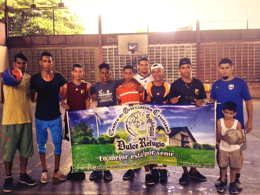 orlan579's tweet photo. Dulce Refugio Sport Club y Josué Encinosa jeje https://t.co/jdDs1fwTvR