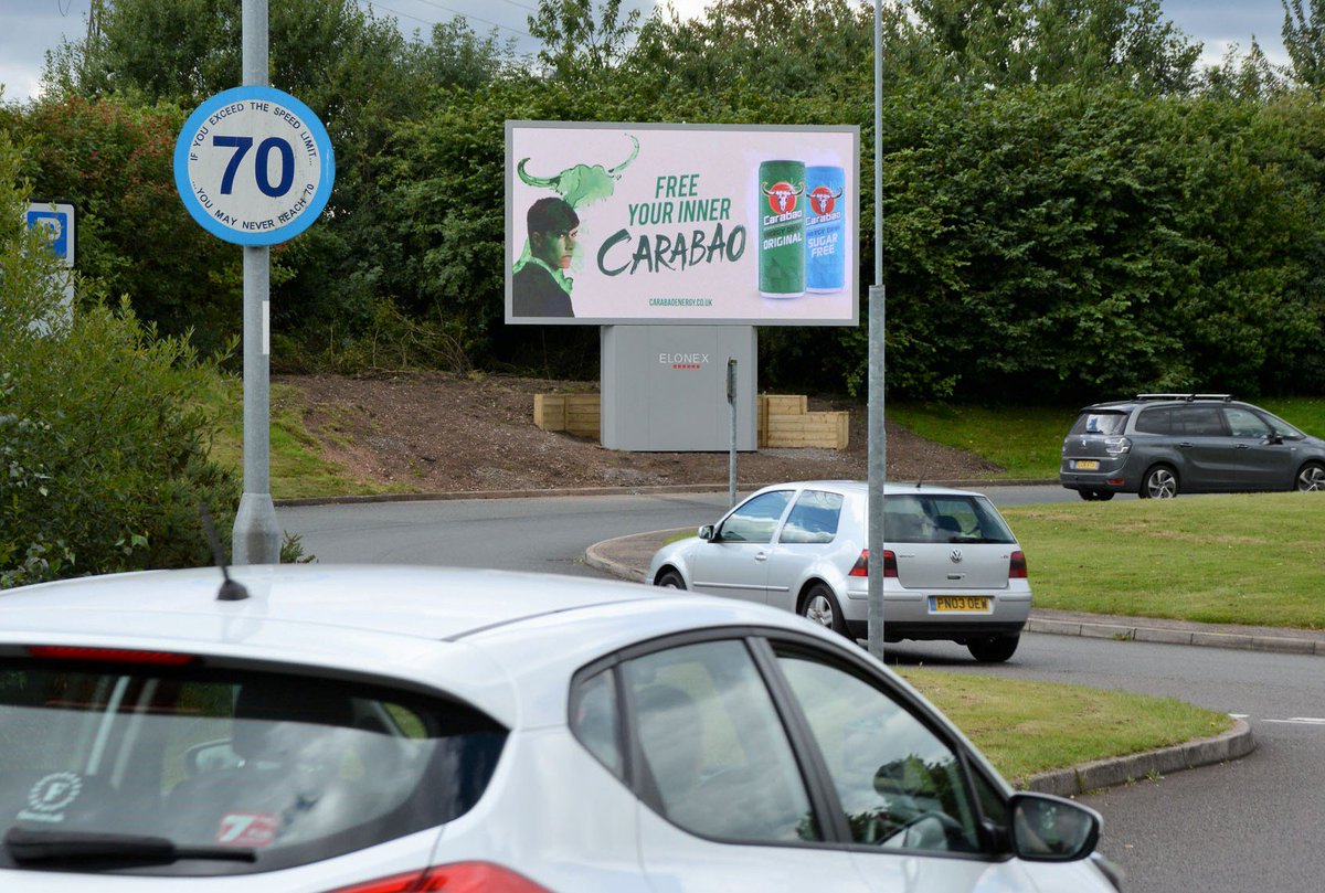 ElonexOutdoor's tweet photo. Yet another stunning #DOOH 48-sheet screen goes live on the Elonex Motorway Service Area Digital Network! This time @Roadchef #NortonCanes https://t.co/JT6KQ6GiLi