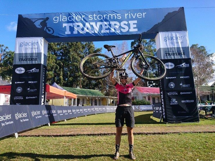 In_the_Bunch's tweet photo. @YolandeDV7 conquers all at @SRTraverse. Read about her three days here: https://t.co/fqeuQKHx1w. https://t.co/tdt77zPVSZ