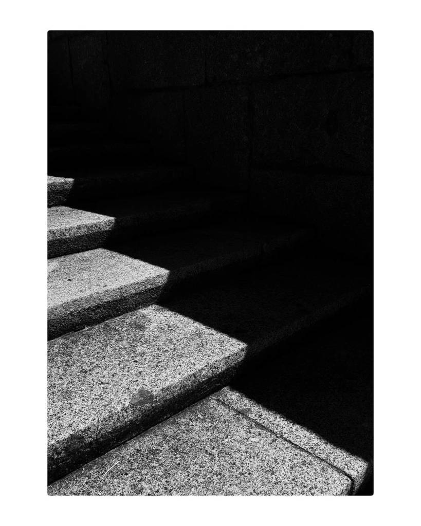 franponcephoto's tweet photo. #madrid #fotosmovil #movilgrafia #byn #blackandwhite #street #urban #franponce #stone #blancoynegro #urbana # https://t.co/RDHhx7yeiK https://t.co/9xQfNvXlJR