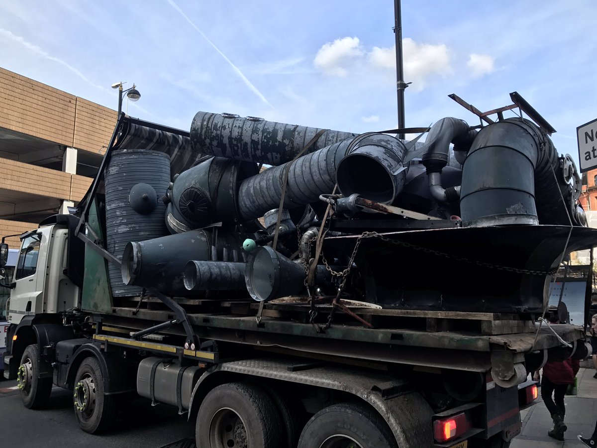 instruct's tweet photo. And that was that... bye to a NQ landmark carted away on a truck #progress https://t.co/mCIQmQBfrY