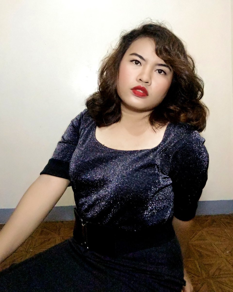 kayedeeqb's tweet photo. 50's vibes. #vintagegirl #PakAwra https://t.co/6up4eVxurQ