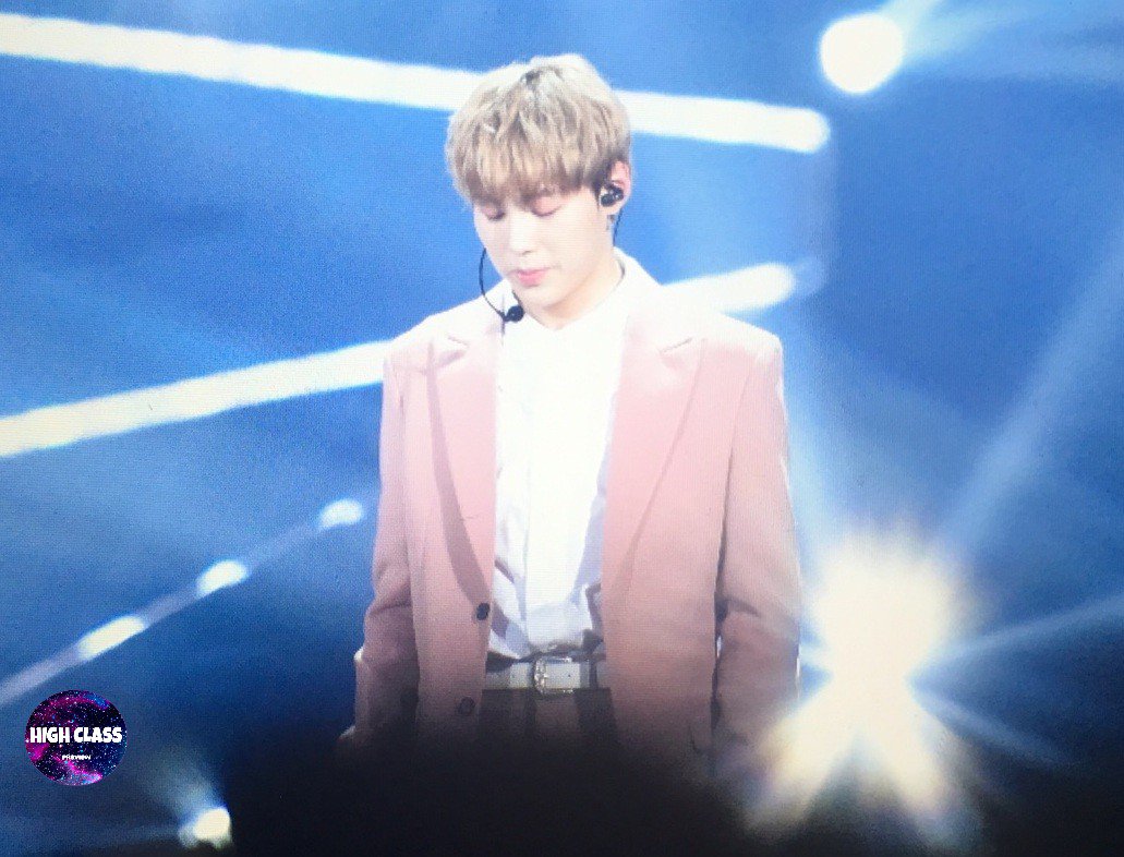 highclass940322's tweet photo. ☁ preview 
170807 데뷔 축하해 예쁜 사람 💖 하고싶은거 다 해보자💕 #성운 #하성운 #워너원 #SUNGWOON #WANNAONE https://t.co/jDdFfevEVV