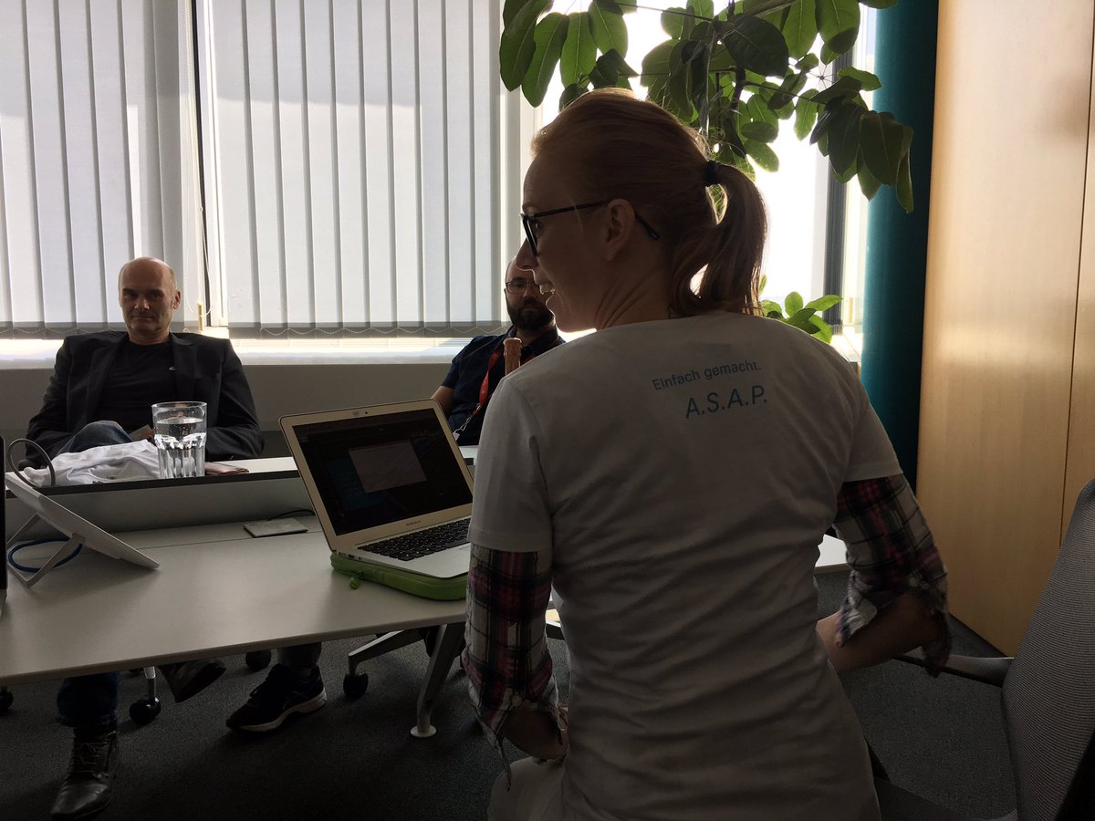 NadjaRitter1's tweet photo. Einfach gemacht! #ASAPDatacenter Teambuilding @Cisco_Austria https://t.co/Il9O2mh4tA
