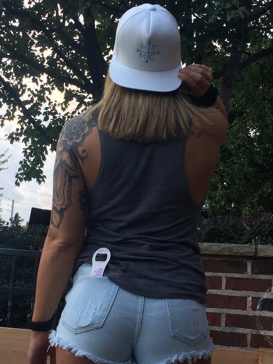 MyTimeMyCity's tweet photo. Snapbacks &amp; Tattoos 😜 She likes rocking hers in daisy dukes, how do you like to rock your MTMC Snap? Visit https://t.co/Supfzf3v0O https://t.co/kzrtW0fGQ2
