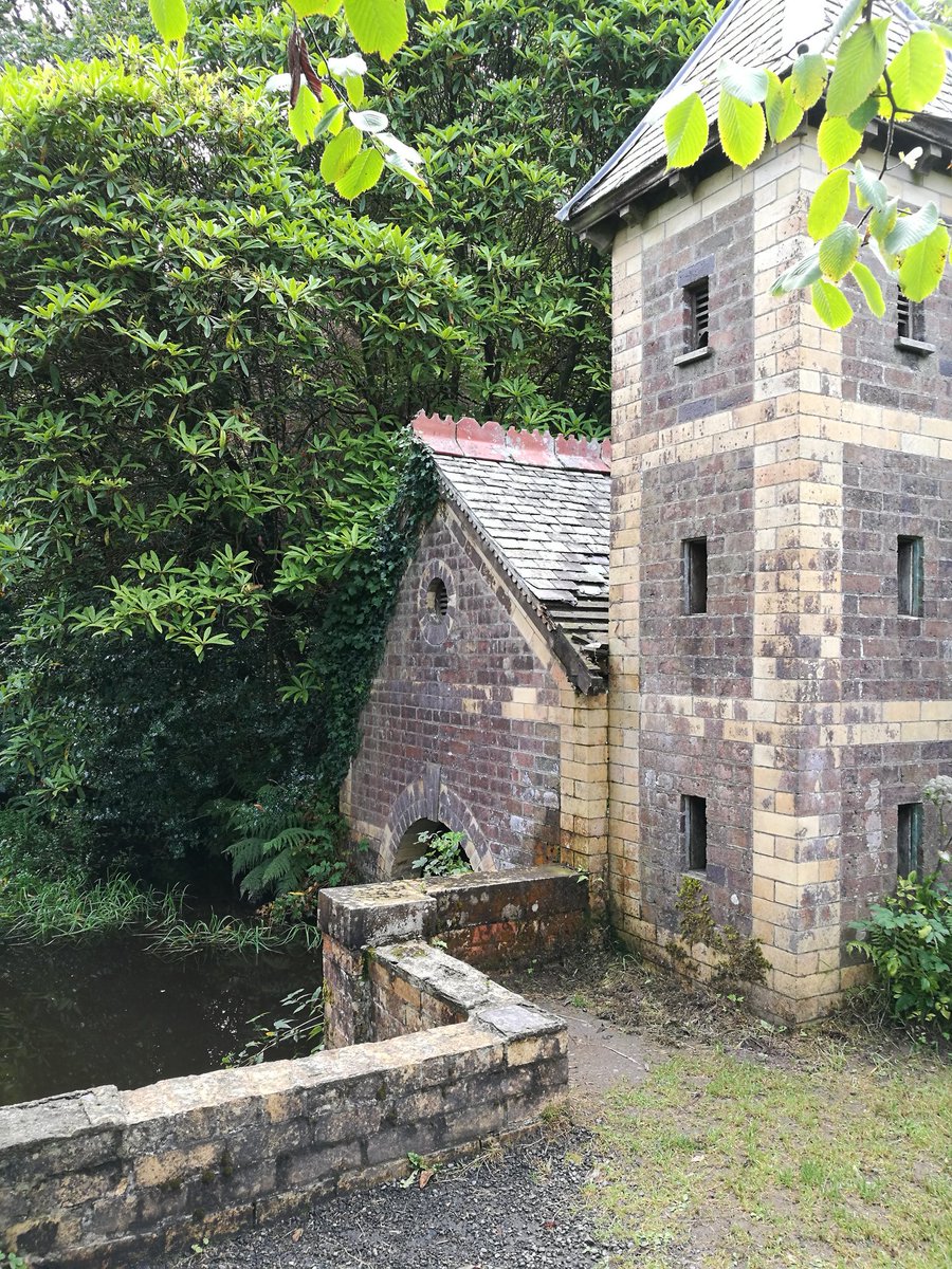 SianMJones1's tweet photo. Had a lovely day exploring in Wales's hidden secret. It certainly lives up to its name. @ParcGlynllifon @ItsYourWales @visit_snowdonia https://t.co/9S6nhmP66s
