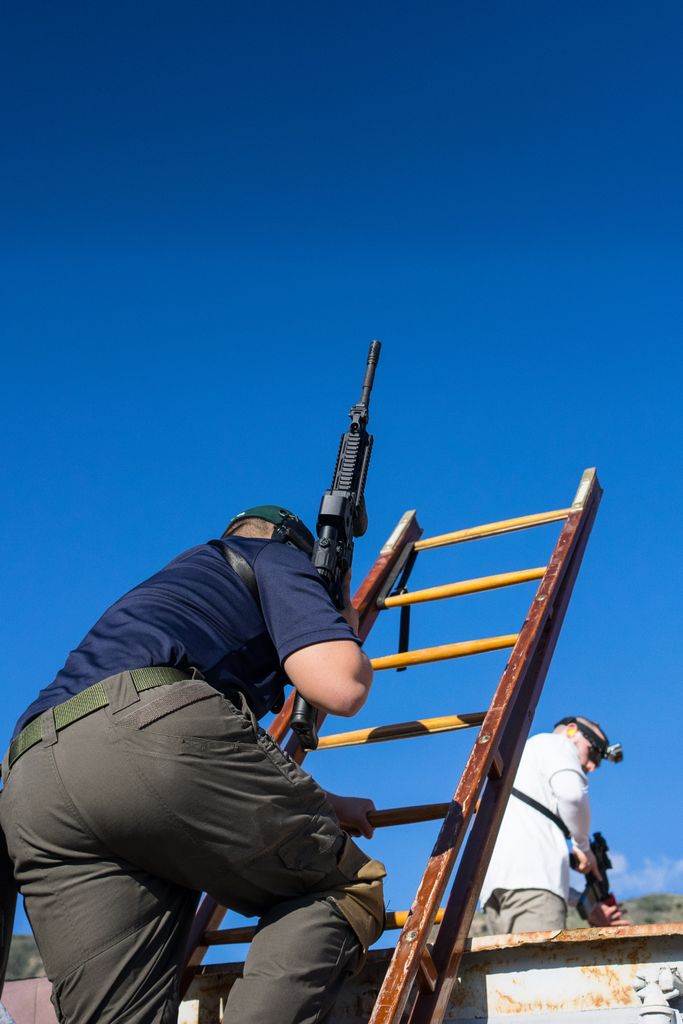 IntlTactical's tweet photo. "Up" and at 'em. Time to start another week of training.
#tacticaltraining #tactics #firearms #carbine #carbinetraining https://t.co/xzPG2zsXD8