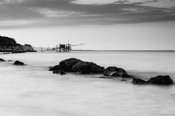 paesaggiabruzzo's tweet photo. #Foto di Alessandro Josè - "I Trabocchi sono intimamente abruzzesi, forti e gentili come il popolo che li ha costr… https://t.co/yJdQQccCQy https://t.co/Ax9C5ILni1