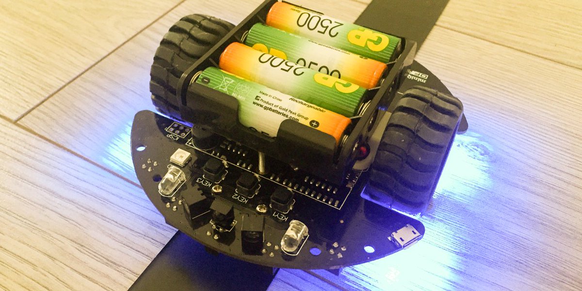 OpenHomeAuto's tweet photo. Build a Line Follower Arduino Robot https://t.co/pr4kHbrMHS https://t.co/2IByf4XTO0