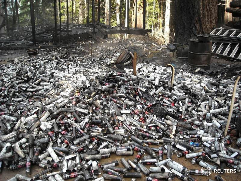 Reuters's tweet image. Pollution from California pot farms creates toxic waste dumps spanning thousands of acres: reut.rs/2vxYqgI @SharonBernstein