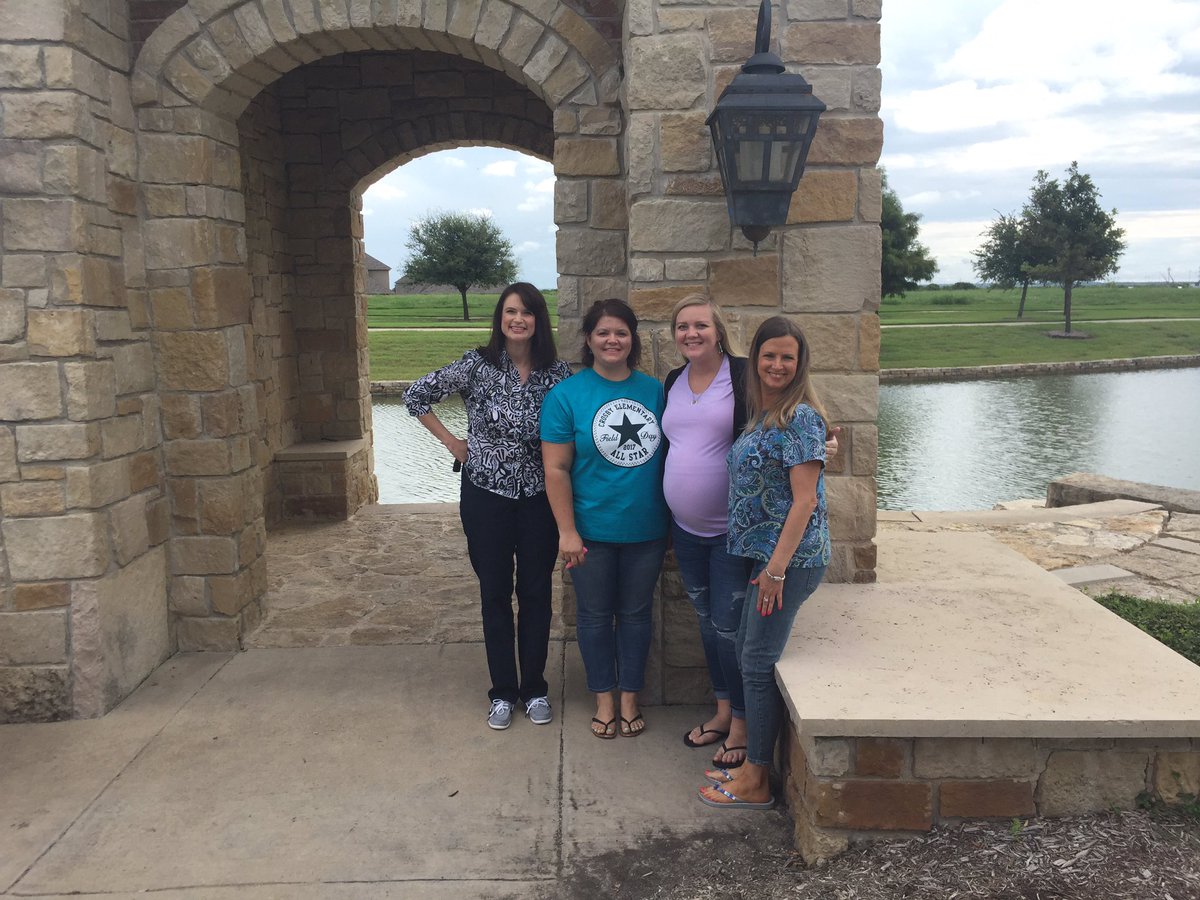 hensley_kinder's tweet photo. #crosbypowerhouse https://t.co/LcVWiOH3sL