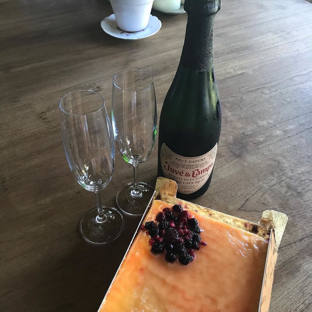 CanCasi1704's tweet photo. Thanks veru much Dorothee#regalo para Can Casi de huespedes de Holanda#gift#holand#guests#hotelesconencanto #slowl… https://t.co/PmTnat5ubn https://t.co/vcDVrCmgBp