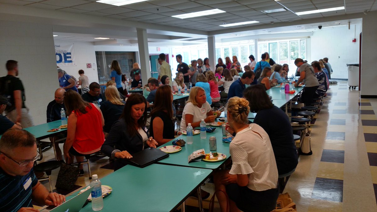ConnellySue's tweet photo. Lunch at #EdCampCapeCod A good day of #professionaldevelopment #Leaders #teched #studentshoes #sandwichhs https://t.co/ARoQJcK4e8