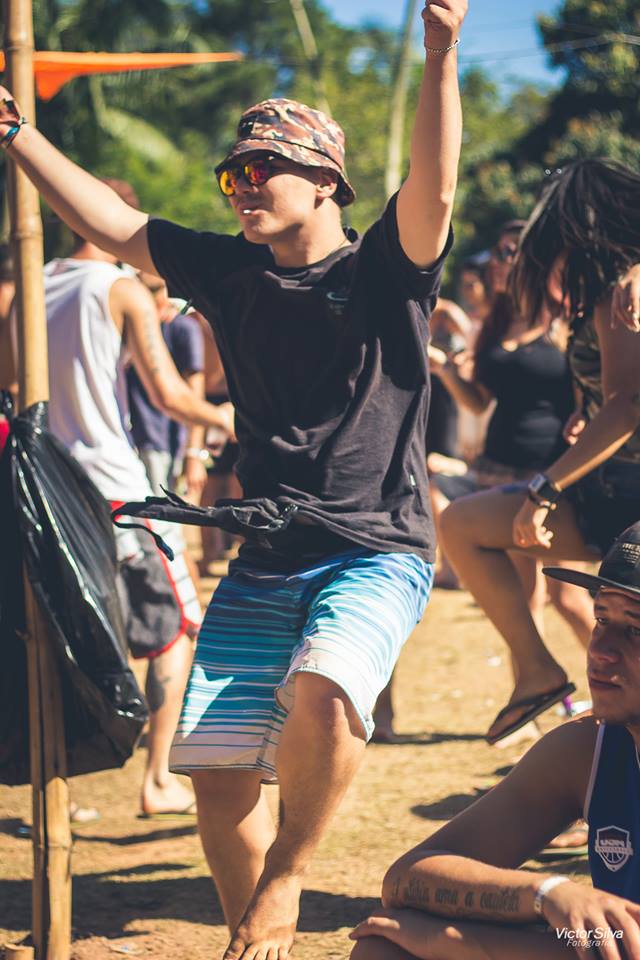 Fernandesfe__'s tweet photo. Liberta-te, sinta-se feliz, sinta a vida como um vento passageiro. 🔱🕉️ #TransmitaTrance https://t.co/ZghXwkI2N0
