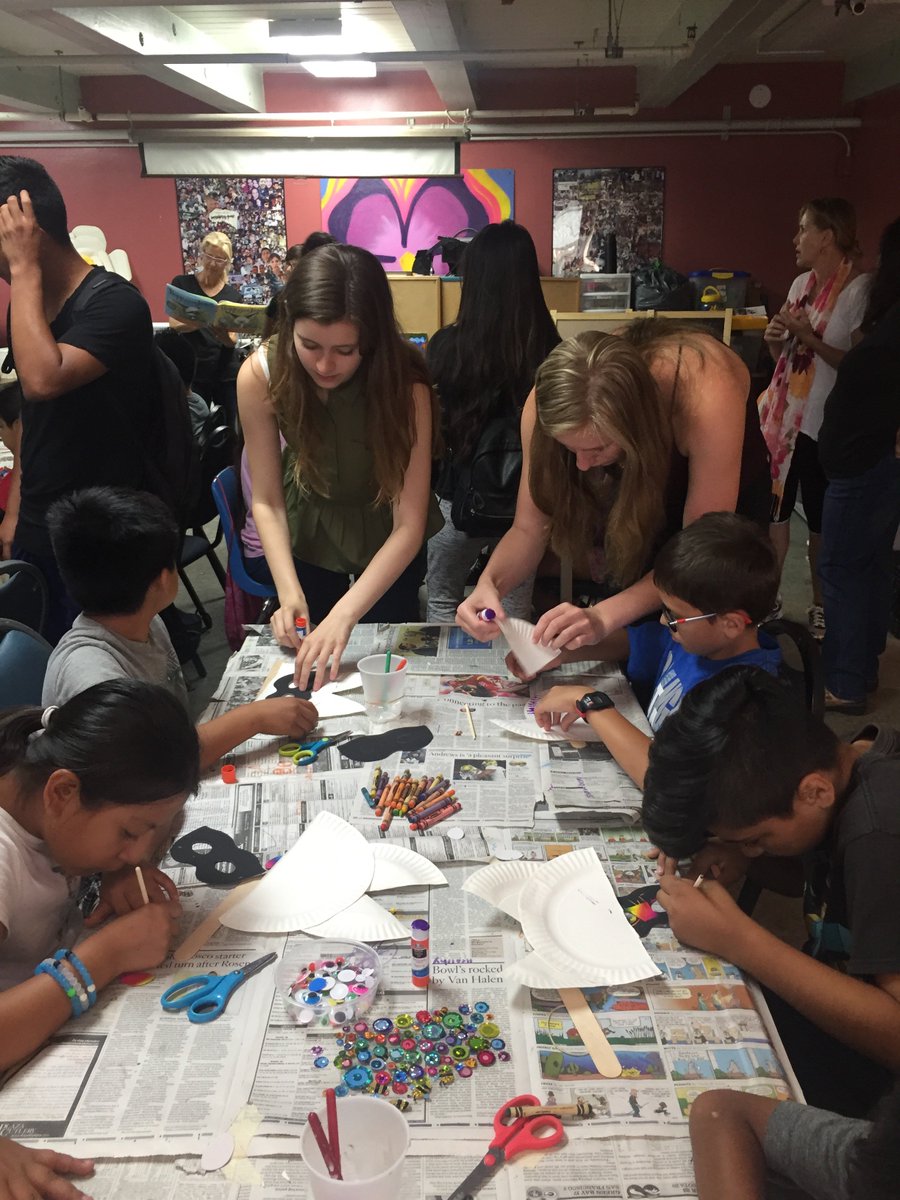 smallactsbigcha's tweet photo. Great job, volunteers!  The #artcamp at Mar Vista was a huge #success thanks to your efforts! #smallactschngetheworld #makeadifference #kind https://t.co/P4LL2dMSYA
