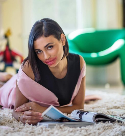 KSchwarzenegger's tweet photo. This week's #RWDRT: I chatted w/ Kristen Noel Crawley, founder of #KNCBeauty! AND we're doing a #giveaway! https://t.co/ARaq7aSzmW https://t.co/2H7HkSdjai