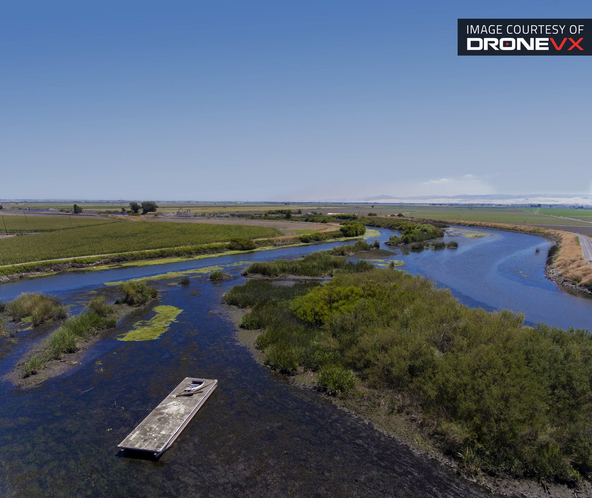 airzusofficial's tweet photo. Middle River - Beautiful & dirty at the same time ๐
#dronevx #naturephoto #suas #drone #dronelife #drones #dronephotography #cadelta #cali https://t.co/b4UEib3a4A