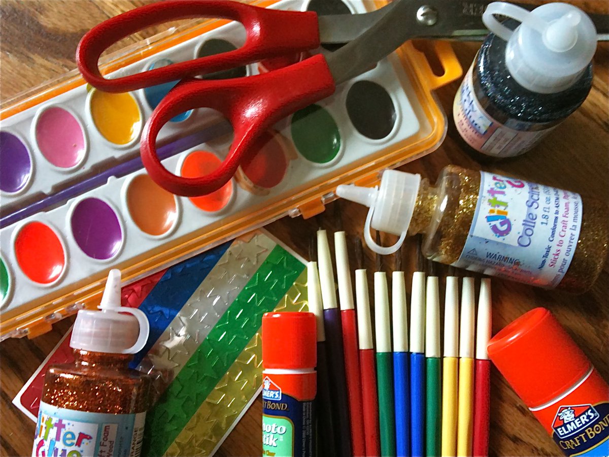 InovaHealth's tweet photo. A huge thank you to @CarolineCheatha with Parties! LLC for hosting weekly craft sessions for kids at #InovaChildrensHospital! https://t.co/vc59tZC8nz