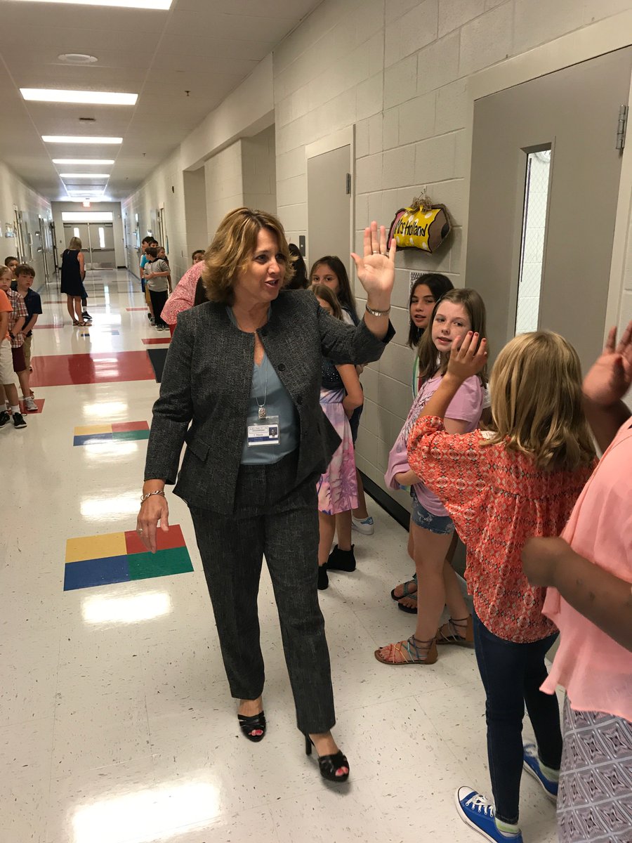 ACS_System's tweet photo. Superintendent Mason "high 5-ing" 5th graders while visiting all schools this am welcoming OUR students! #redefiningteachingandlearning https://t.co/f336TqdU4N