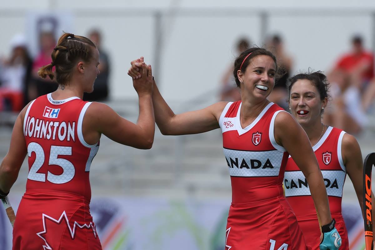 Equipe_Canada's tweet photo. Mise à jour #ÉquipeCanada : blanchissages en 🏑, #London2017, succès en 🏀 et podium en 🚵‍♀️.

Les détails: https://t.co/LCCV64Nvt8 https://t.co/z7eDz98Pgx