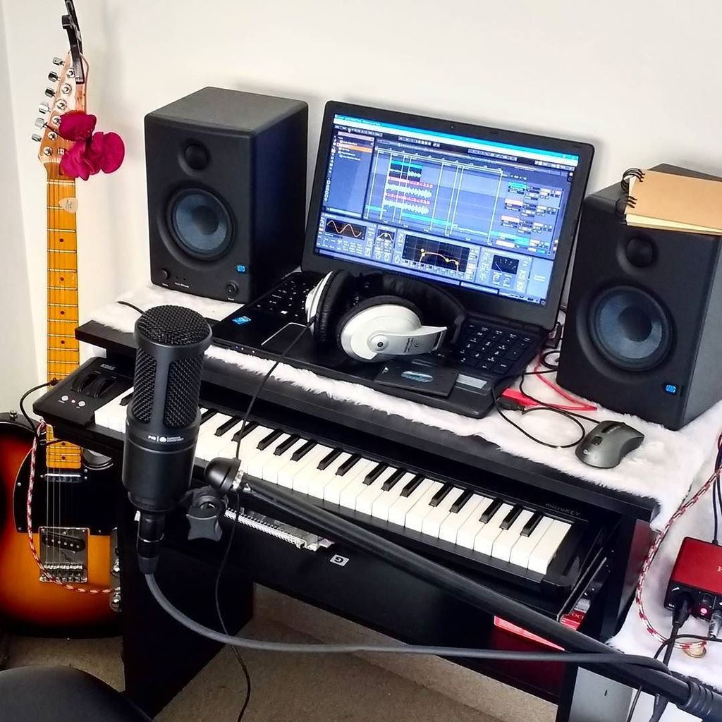 Existimos. 🗜️ instagram.com/p/BXf8CJxjFQ-/