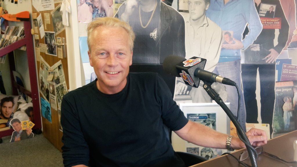 Als <a href="/dennisjones1/">Dennis Jones</a> in de studio is, dan vliegt de tijd. Volop gespreksstof en heel veel leuke liedjes. Bedankt <a href="/HITITMusic1/">HITIT!Music</a>