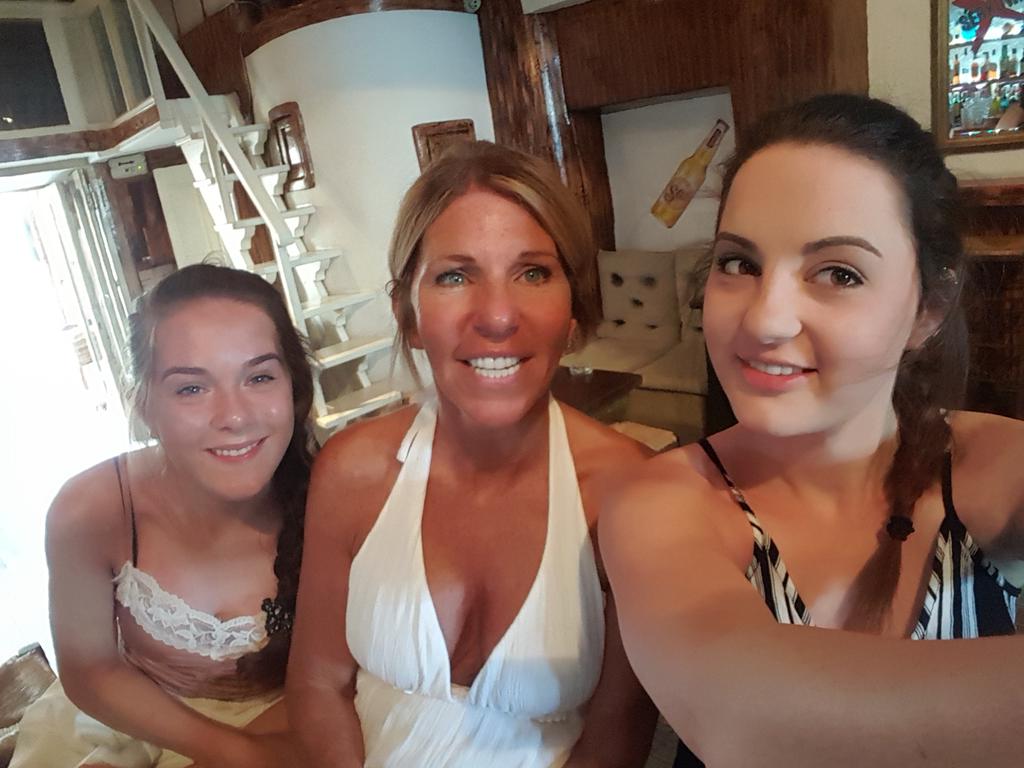 Rach_HP's tweet photo. #Queens 👑👑👑 https://t.co/zBO4l2r1jF