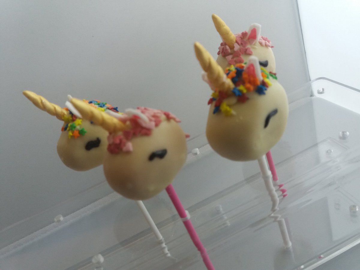 thechocbakery's tweet photo. Unicorn Cake Pops! #unicorn #cake https://t.co/A2l6TNsBlU