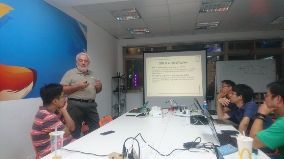 imacat_tw's tweet image. #ODF vs #OOXML by @italovignoli from @tdforg @ #摩茲工寮
slat.kktix.cc/events/tdfshare
