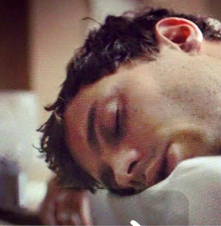 047689146's tweet photo. #Monday #MissingMyBedAlready #JamieDornan #ManCrushMonday https://t.co/HeN37aUHRO