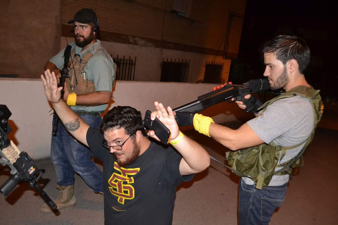 _SOBREVIVE_'s tweet photo. ¿Estais seguros de que podéis fiaros del Ejercito de Liberación? no podéis fiaros de nadie...
#Horror #Terror #Zombies #A2012
#Supervivencia https://t.co/KWhk9uiaig