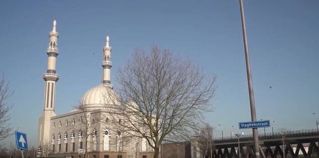 Oops! Kennelijk hebben we deel 2 overgeslagen! Hierbij als nog het tweede filmpje in de reeks over #Rotterdam #Zuid: bit.ly/2ujkqaq