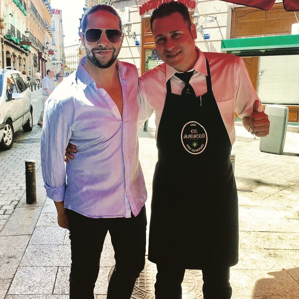 casabuelomadrid's tweet photo. Un gran #maestro del arte #flamenco vino a nuestra casa ¡ #ole ! 💃🏼💃🏼 👏 #flamencousa #flamencopuro #flamencofans #flamencotime #flamecoworld https://t.co/K8QWh26KmH