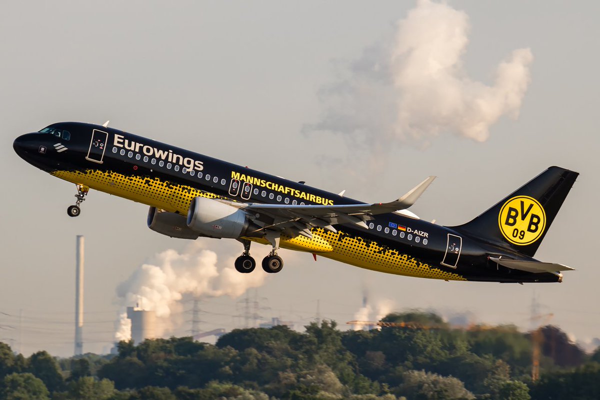 Aviation_Pic's tweet photo. 22.07.2017
A #eurowings #mannschaftsairbus #BVB c/s #a320 at @dusairport departing Runway 23L 
#aviation #Duesseldorf @eurowings @mhv220 https://t.co/ViO1C8Vw33
