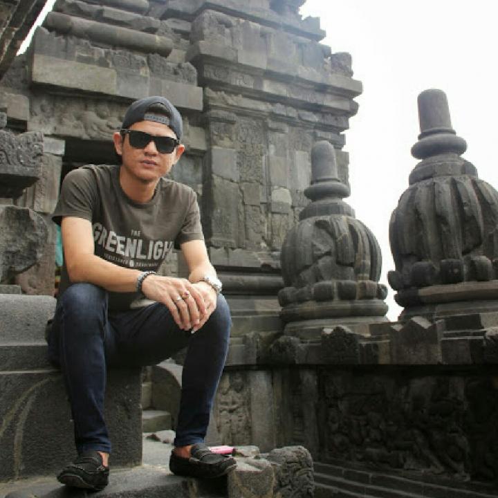 riozcr's tweet photo. ayo pergi bersamaku on #BIGOLIVE https://t.co/LPGRjdahim https://t.co/yYDgav7wQv