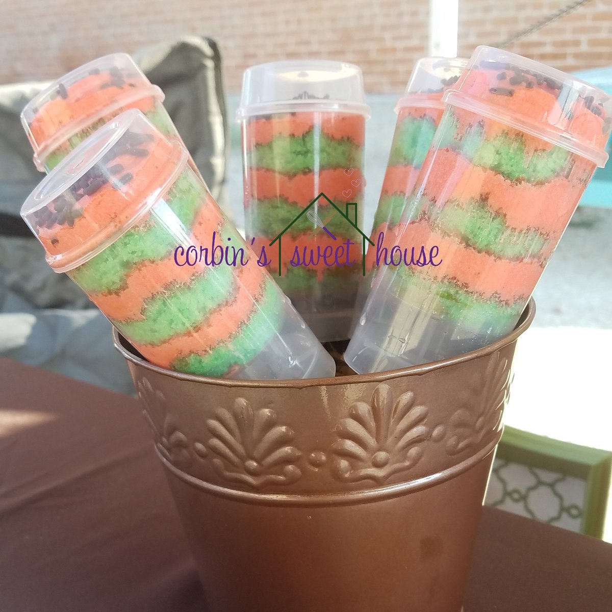 CorbinsSweet's tweet photo. Introducing #cakepushpops. Can be customized. Our Twitter friends can ordered for $1.50 each thru Aug 31, 2017. #dfwonly https://t.co/9gjn82FiNJ