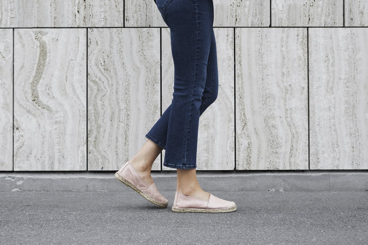 ShoefishUK's tweet photo. We have reduced our spring/summer styles from Selected Femme by 50% in our summer sale! https://t.co/sNSLBRaNi6 @SELECTED_FH #sale #selected https://t.co/mAvZPKpao5