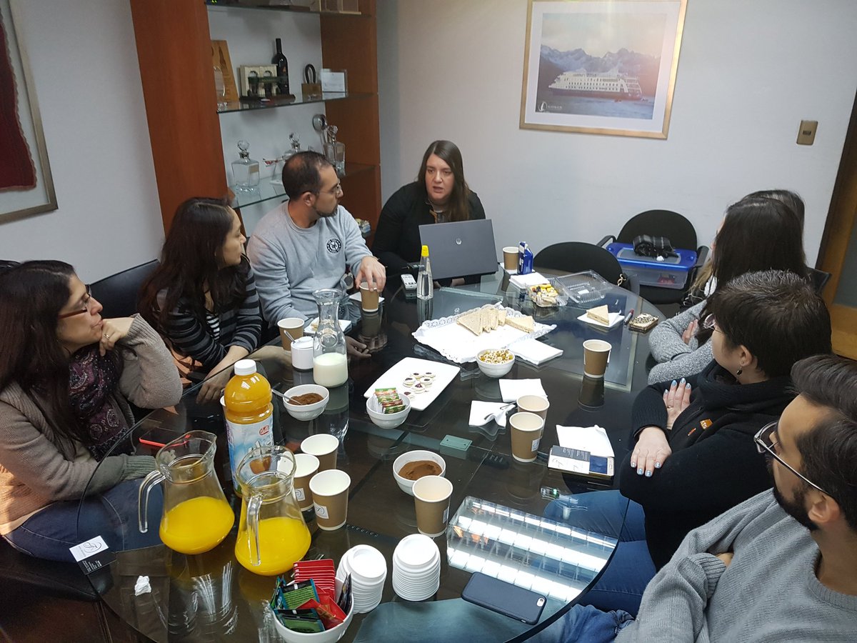 HTerranostra's tweet photo. Nuestra Product Manager capacitando a vendedores de la empresa #cts en #Santiago https://t.co/hy38jXHjPW