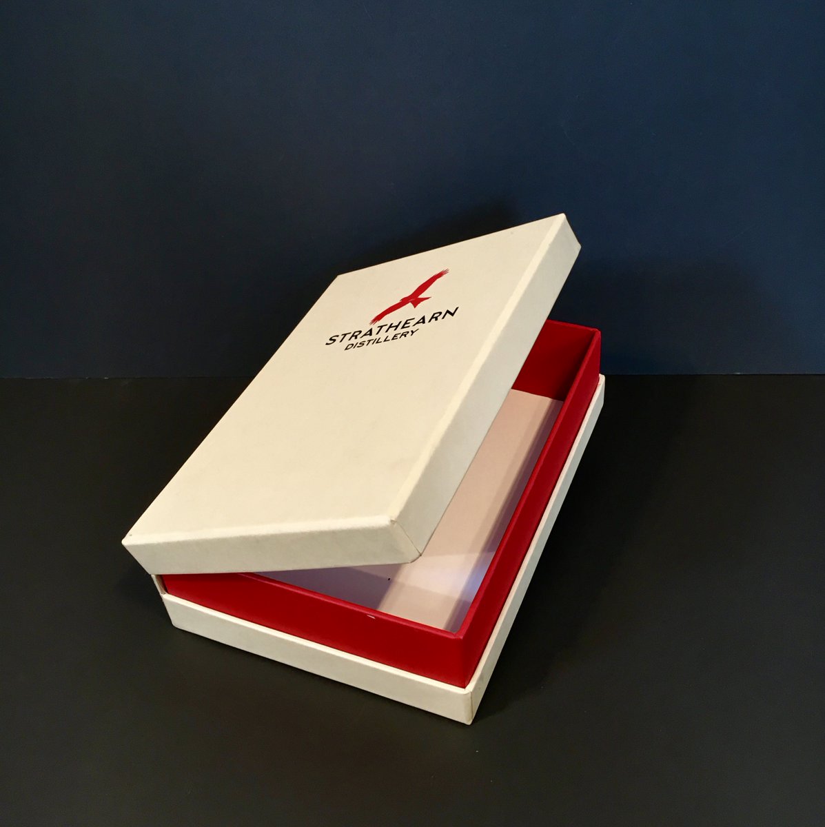 Our Strathearn Distillery #presentation box is beautiful😍, can't wait to see their products inside🥃  #creative #practical #packaging