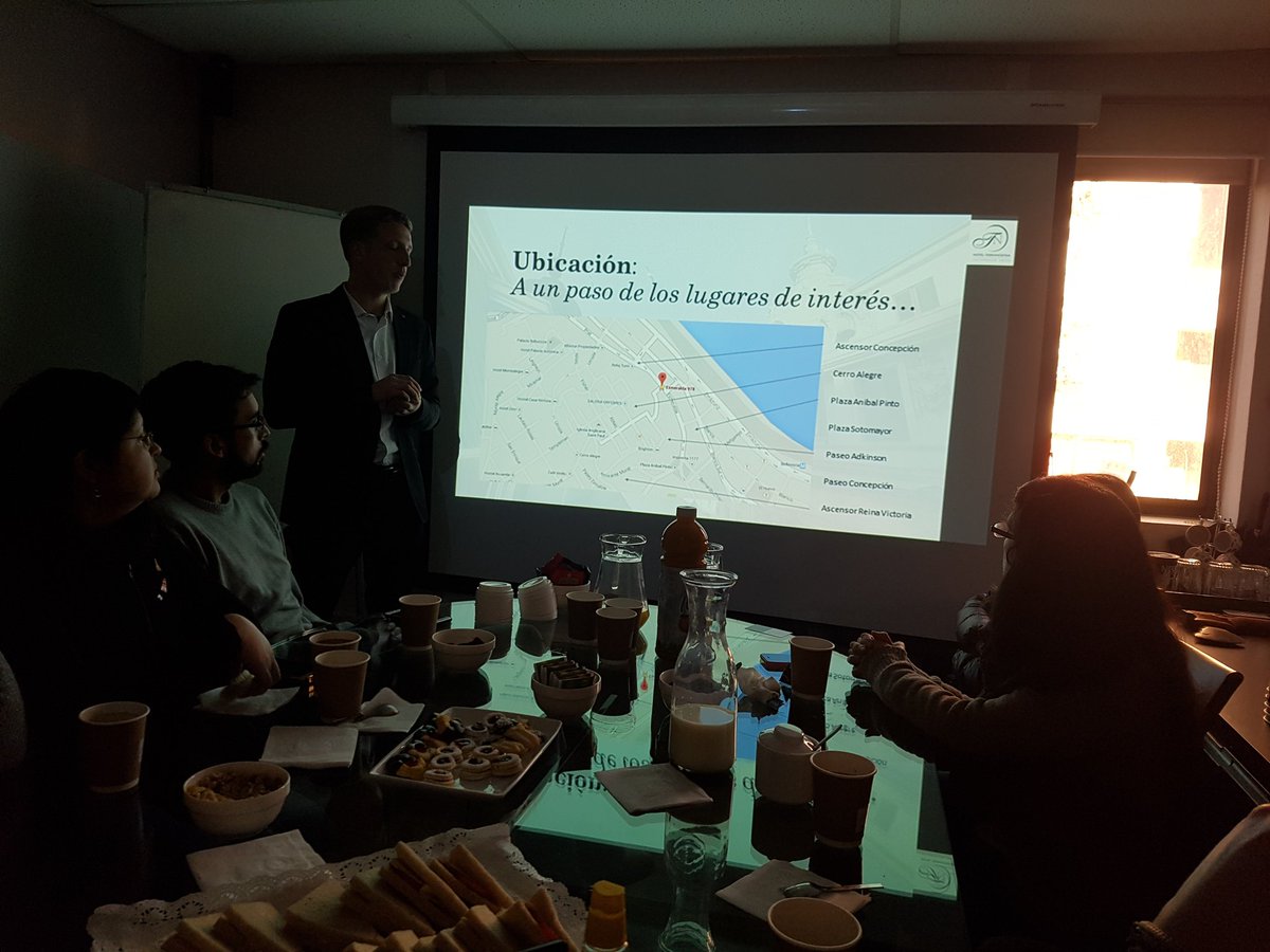 HTerranostra's tweet photo. Capacitaciones de nuestro Hotel en Operadores de Santiago 💪💪💪 https://t.co/TmvjYSB0lf