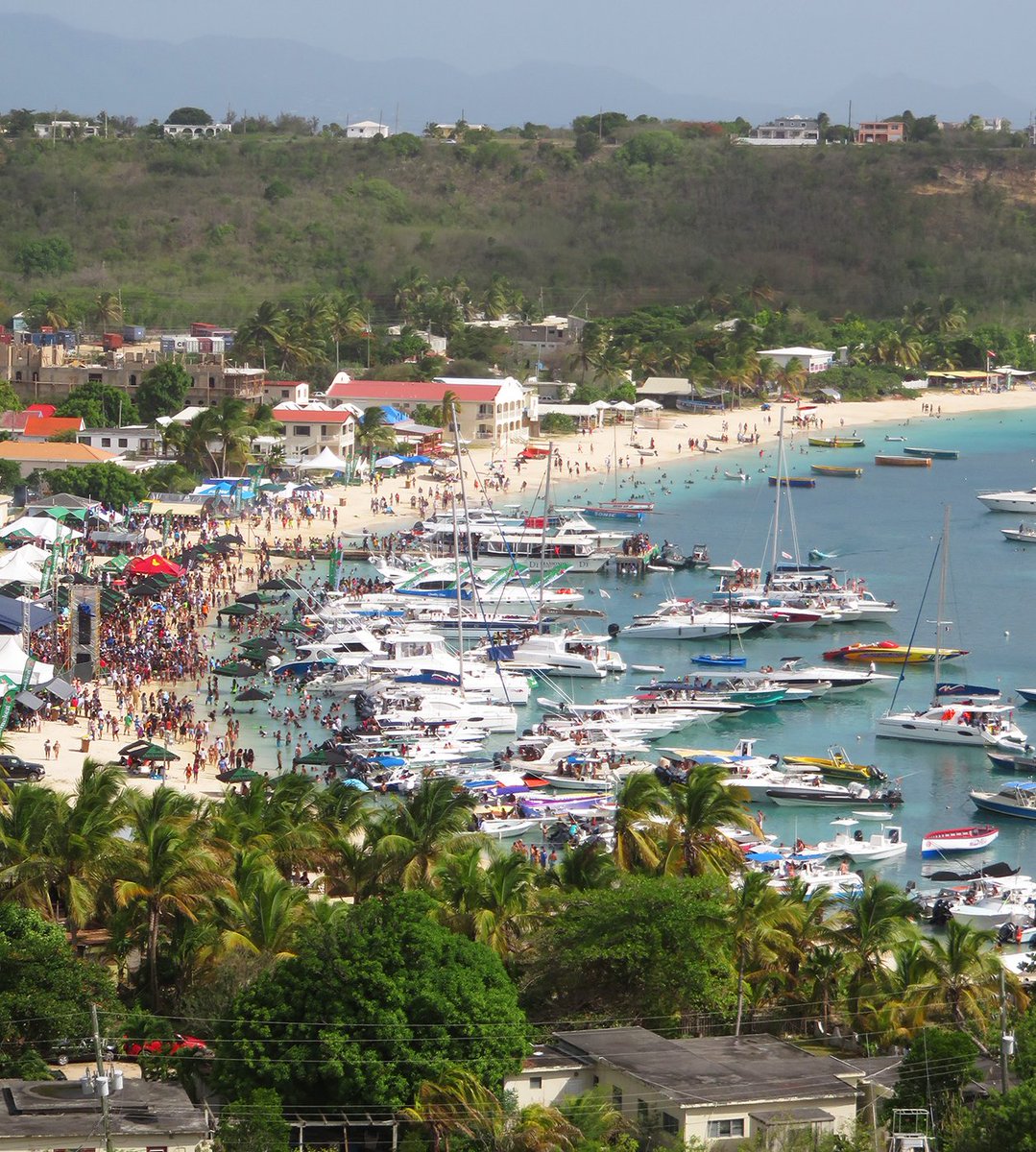 anguillabeaches's tweet photo. #MondayMorning Traffic 🚘 Report in #Anguilla: JAMMED 🎉😎🌴

👉THE biggest day of #Carnival is here! Cheers to a HAPPY August Monday 🍹😄💗 https://t.co/cCdn7puT9H