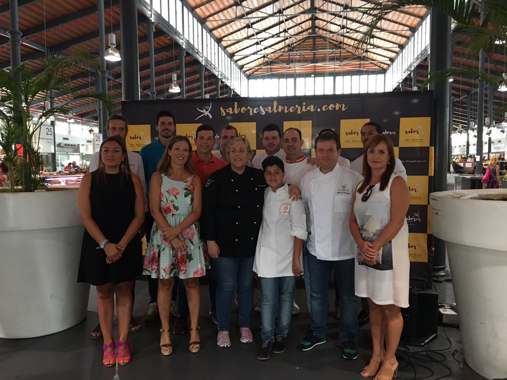 CurroLucas's tweet photo. El concurso gastronómico de #almeriaenferia va a más con la participación de los cocineros y marcas agroalimentarias de Almería. https://t.co/P3KRkZv9qa