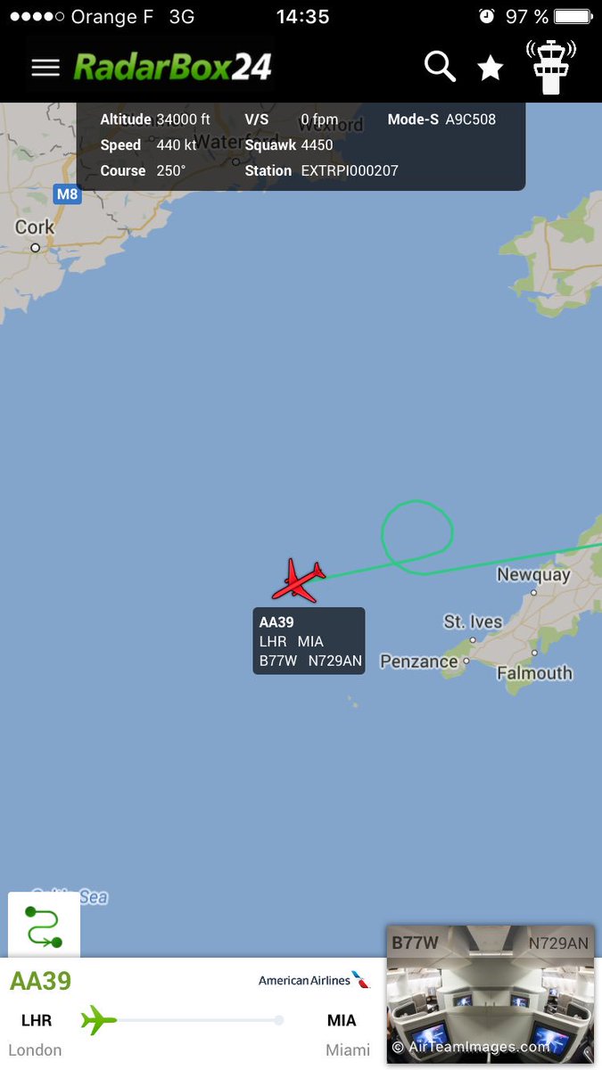 airlivenet's tweet photo. LIVE It looks American Airlines #AA39 to Miami was returning to Heathrow and finally changed his mind https://t.co/Fv4KVg0uW0 https://t.co/a93Rt1PFo2