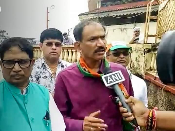 Sushant07258089's tweet photo. Door Campaign of Congress Candidate for #PanajiByPoll, AICC Secretary &amp; All India NSUI Incharge Shri @girishgoa jii #VoteForCongress @nsui https://t.co/rN3MyXhjZc