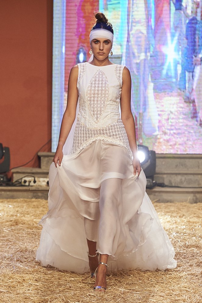 tenerifemoda's tweet photo. La firma @oswaldomachin de #LanzaroteModa -#Pasarela #ModaCalada Ingenio 2017, #GranCanaria con complementos @AzuVilas Ph @gerardovalido https://t.co/GTzu9pBab2