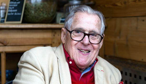 LEXPRESS_dix's tweet photo. Décès de Christian Milllau, cofondateur du guide gastronomique Gault et Millau https://t.co/SGASFAmMGt https://t.co/mE8rqExa5y