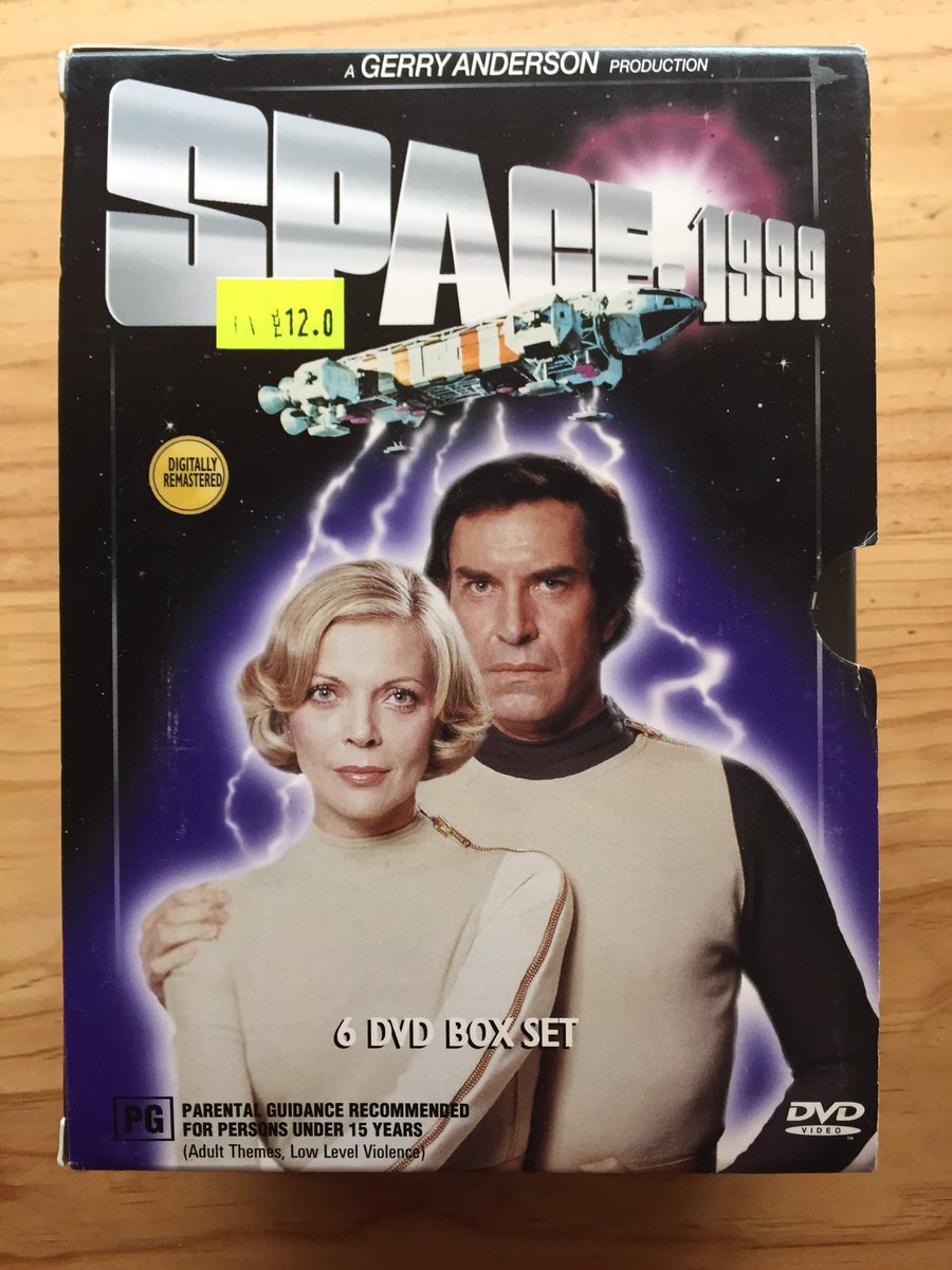 WeirdAndRetro's tweet photo. #RetroHuntMonday… #Space1999 …or as I recall: #MoonbaseAlpha😊 I used to watch this as a kid on TV. MUCH preferred to #StarTrek! Anyone else? https://t.co/PqFnUIh5m7