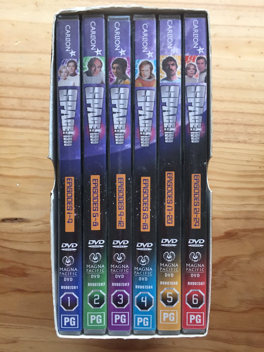 WeirdAndRetro's tweet photo. #RetroHuntMonday… #Space1999 …or as I recall: #MoonbaseAlpha😊 I used to watch this as a kid on TV. MUCH preferred to #StarTrek! Anyone else? https://t.co/PqFnUIh5m7