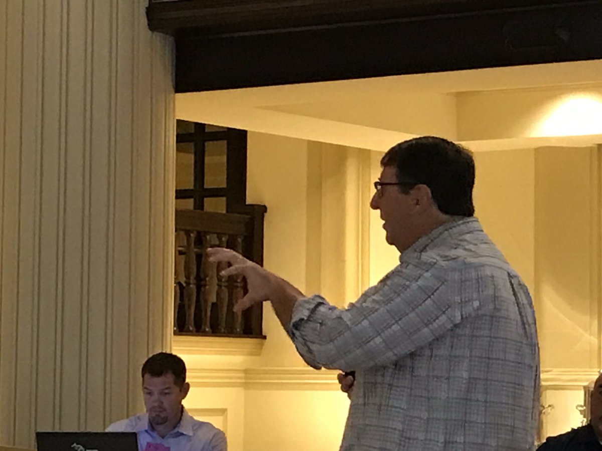 benjamingilpin's tweet photo. @MarkWilsonGA kicks of #Mindshare17 in Grand Rapids.
I always enjoy conferences that engage ALL attendees. #macul17 https://t.co/fE4rfE01fO